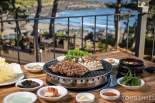 켄싱턴리조트 서귀포, 제주도의 푸른밤 ‘바다별 흑돼지 패키지’ 출시