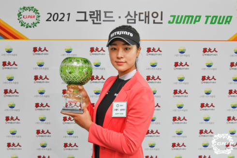윤이나, LPGA 투어 포드 챔피언십서 눈부신 활약으로 주목받아 신인왕 도전!