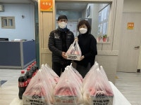 60계치킨 대구진천점, 지역노인돌봄센터 굿실버요양원에 사랑의 치킨나눔 봉사활동 진행