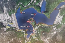 파주시 마장호수, 주차장은 협소하고 요금은 오르고...