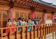 일상에 한복 빛깔 특별함을 더해보세요