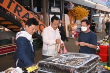 이현재 하남시장·기업인협의회 5월 전통시장 장보기 행사 진행