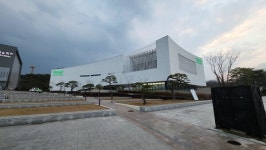 영동 레인보우 힐링센터, 여름철 실내 피서지로 주목