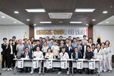 활기찬이지은태권도장 | 서울시의회 문체위원회 김경 위원장, "건강하고 활기찬 노년과 태권도장의 활로를 동시에 여는 비책은 실버태권도"
