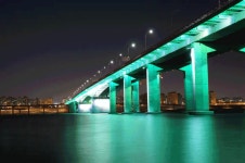 서울시, 옥수역 일대 두모교 경관조명 개선.. 한강의 밤 금빛 모래로 물든다