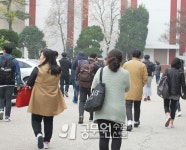 경기도 지방직 경채 필기시험 격전지 공개...수원 율전중 등 4개 시험장