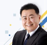 권익위 “‘황제수영’ 논란 김경일 파주시장, 공무원 행동강령 위반”