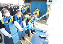 농협 농가희망봉사단, 고령 농업인 노후주택 수리 봉사
