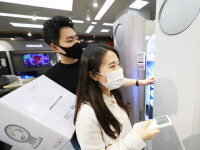 롯데하이마트 갑자기 찾아온 더위에 여름가전 찾는 고객 늘어