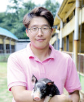 한국농수산대학 출신 우수농가 사례<3> / ‘돌실한약먹인흑돼지영농조합법인’ 김동찬 씨