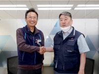 모범 보이는 한국노총, 어수선한 민주노총...양대노총 극과극 분위기