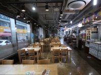 거리두기 2주 연장, 소상공인들 한숨···마지막 영업제한이길