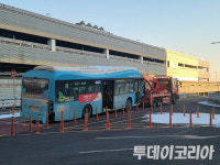 [현장] 수원역 환승센터 버스 충돌 사고···횡단보도에 시민 덮쳐 1명 사망·17명 부상