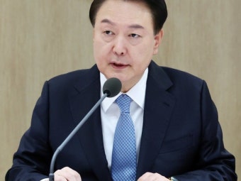 尹, 980명 대상 '설 특별사면' 단행···김기춘-김관진 포함
