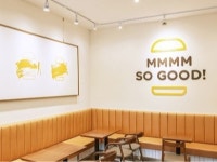 햄버거 속 비닐장갑이 통째로···맘스터치, 증거 회수 후 오리발 의혹 논란