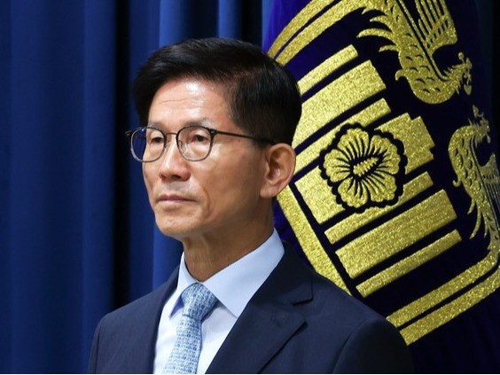 김문수 장관, 윤석열 대통령 체포영장 집행에 비판