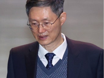[속보] 문형배 헌재소장 권한대행 