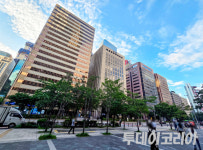 연고점 찍고 하락 마감한 코스피, KR모터스·비에이치·신영증권 강세···LGU+ 신고가