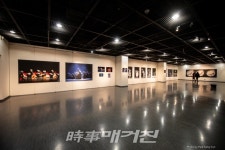 찰나 동행 춤 아카이브 사진전,  김미선의 구음 검무(김수악류) 
