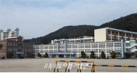 정읍 모 여중, 교장의 인면수심(人面獸心)성희롱, 담임 칼빵 낸 미친*언어폭력