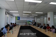 한국마사회 장수목장, 장수 관내 초중고 도서관에 시선집 기증