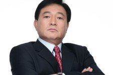 사랑과 진실 대한민국광고모델대상 모델상 등 다양한 분야에서 수상했다.