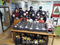 금암2동주민센터, 전주지역아동센터 지역취약계층 아동들에게 통닭 30세트 선물