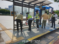 광주광역시 동구청, 코로나19 대응 유개승강장 방역활동 실시