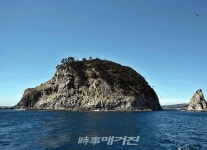 [포토] 도 지정 문화재 기념물 서귀포 앞바다 문섬 (서귀포해양도립공원)