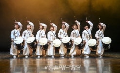 서울시무용단 삶의 희노애락 한국적 춤사위로