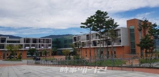 [속보] 장수군, 코로나 예방에 구멍···수백 명 1박2일 집합행사에 뒷짐