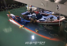 목포해경, 북항 소형물양장 계류 어선 침수...인양조치