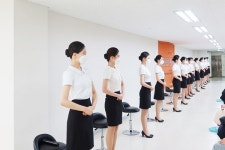 크루팩토리 승무원학원 인하공업전문대학 75명, 한서대 32명 합격자 배출
