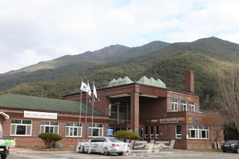 지리산국립공원, 봄철 산불조심기간 '일부 탐방로 통제'