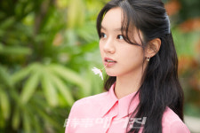 [화보] 혜리, 명불허전 광고 퀸, 팔색조 매력 담은 비하인드 컷 공개!