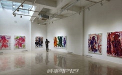 경상국립대 명예교수인 김상표 화가, 17일까지 서울 자하미술관에서 9회 개인전
