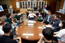 핵이득마켓X카우보이그릴, 제천시 소외계층과 보건 종사자를 위한 기부식 진행