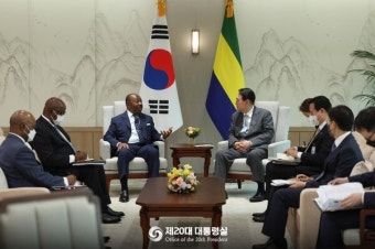 윤 대통령, '수교 60주년' 가봉 대통령과 정상회담...