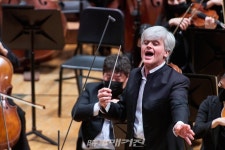 [김준형의 클담] 진노의 날, 마시모 자네티의 서막