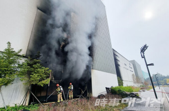 [화재현장 실시간포토] 대전 현대아울렛 화재·불 '검은연기 자욱·100여명 대피중'
