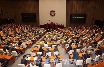 여야, 이태원 참사 특별법 '거부권' 공방 격화...尹, 심사숙고