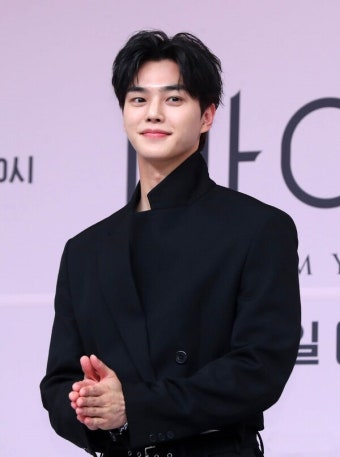 송강, 4월 2일 육군 현역 '입대'…