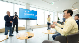 전재수 해수부 장관, 포항 신창2리 어촌뉴딜300 현장 점검