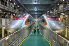 중국, 탄환열차로 홍콩 심장부를 쏘다