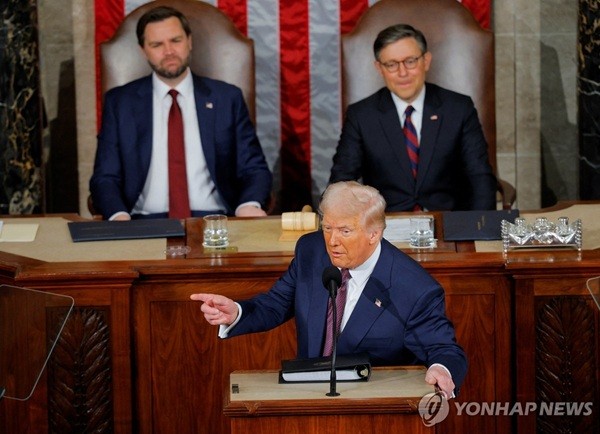 미국-일본 투자 협상, 트럼프 대통령과 아카자와 경제재생상의 노력과 결과 에 대해 분석