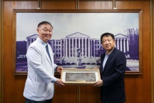 경희의료원, ㈜마이스터모터스로부터 발전기금 1억원 기부 받아