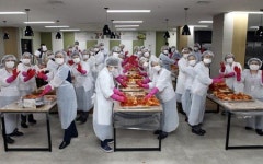 김장과 음식 나눔에 나서는 의약계…실질적이고, 지속적 노력 ‘온정 나눔’