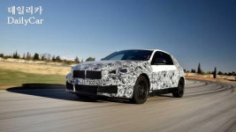 BMW, 소형 해치백 신형 1시리즈 티저 공개..출시 일정은?