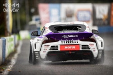 토요타, 수프라 베이스 드리프트 머신 공개...팬 취향 저격하는 공격적 디자인!