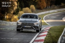AMG GT 4도어, 뉘르부르크링 랩타임 경쟁에서 파나메라 기록 2초 단축